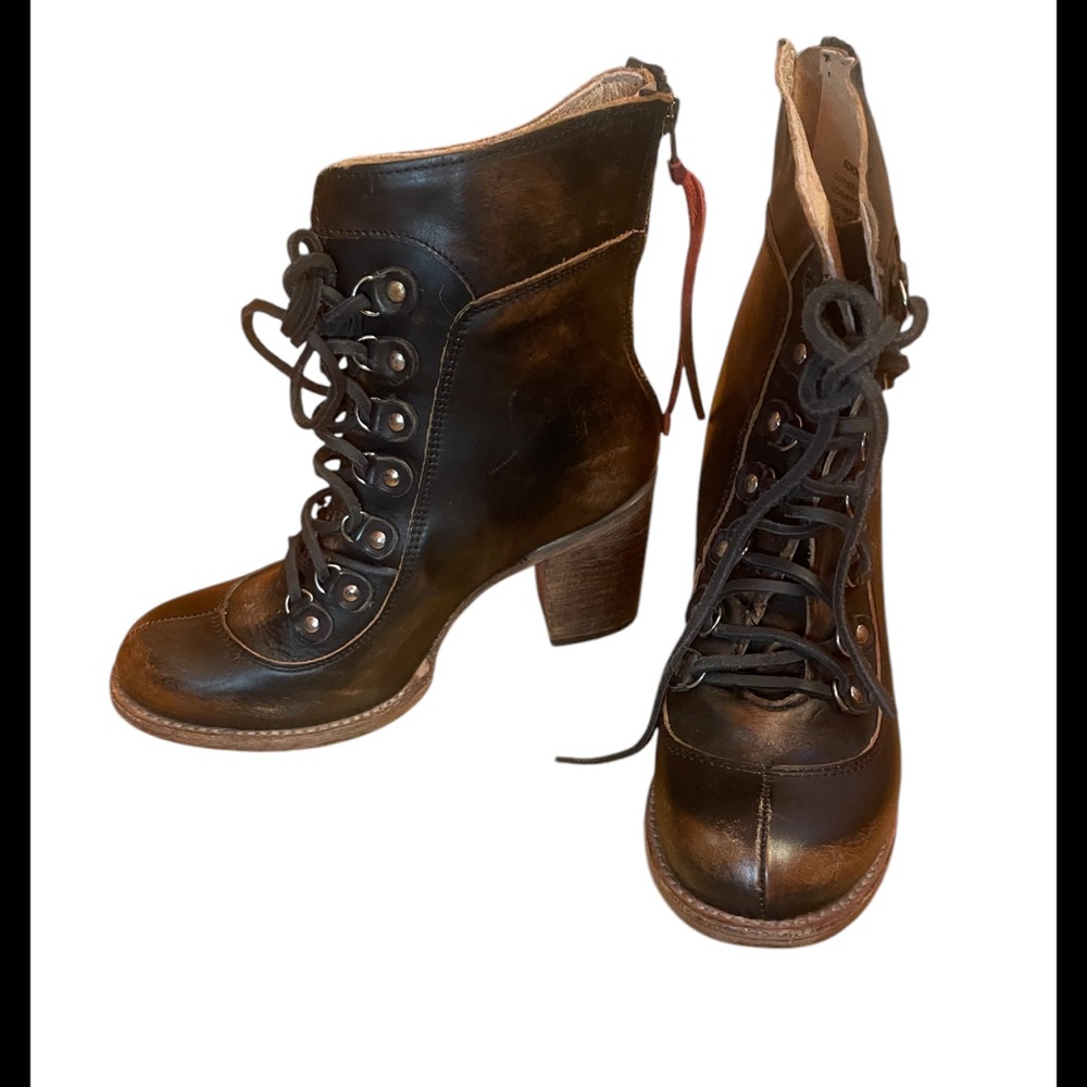 Freebird Borow Boots sz 9 Women’s Heeled Boots Back Zip Leather Lace in Dust Bag